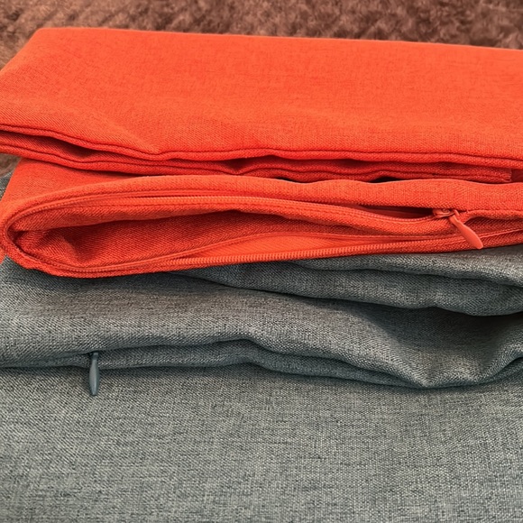 Pillow Covers 18X18 With Hidden Zipper - Picture 3 of 3